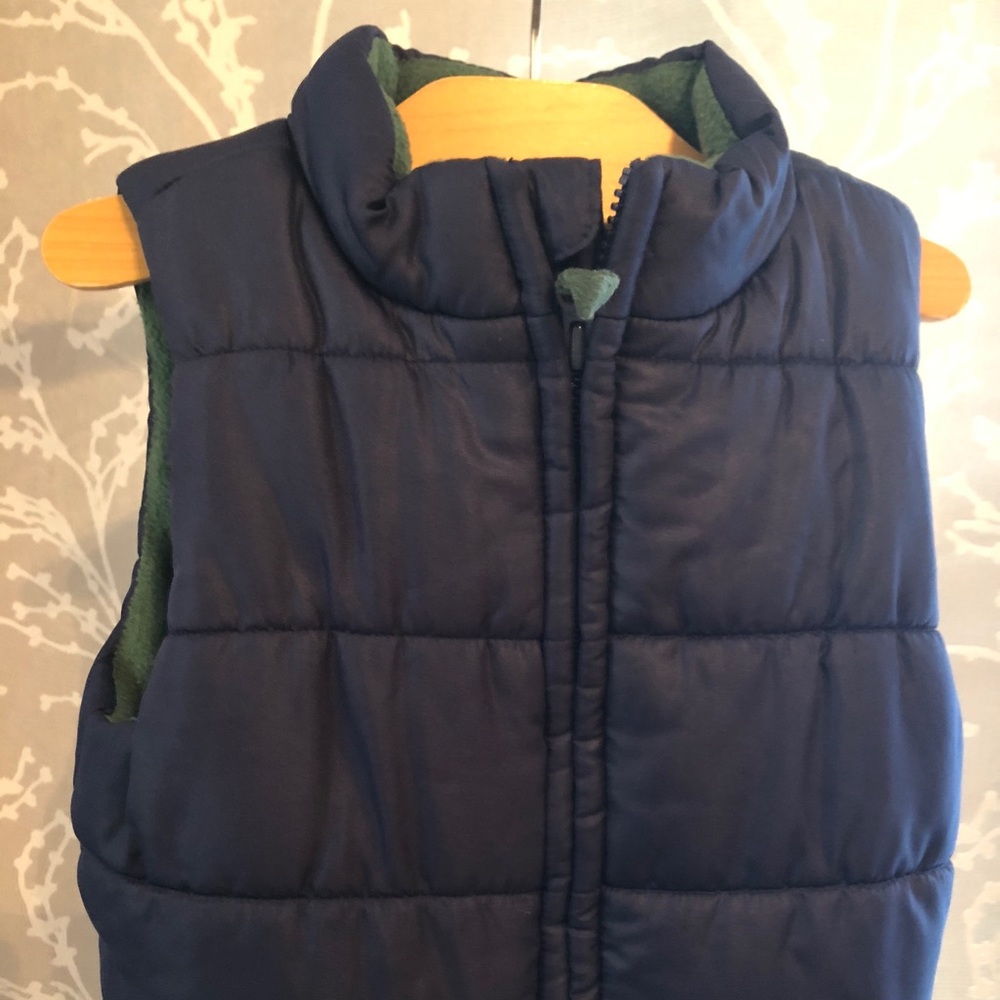 Sonoma, Puffer Vest, green fleece lining.